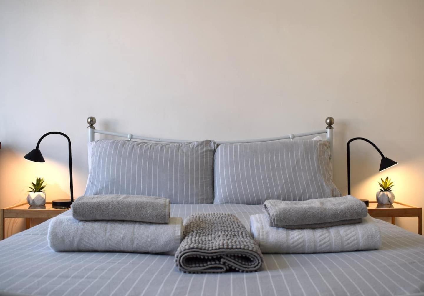 The Twickenham Apartment Near Strawberry Hill Extérieur photo