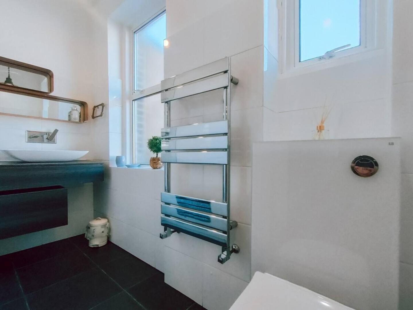 The Twickenham Apartment Near Strawberry Hill Extérieur photo