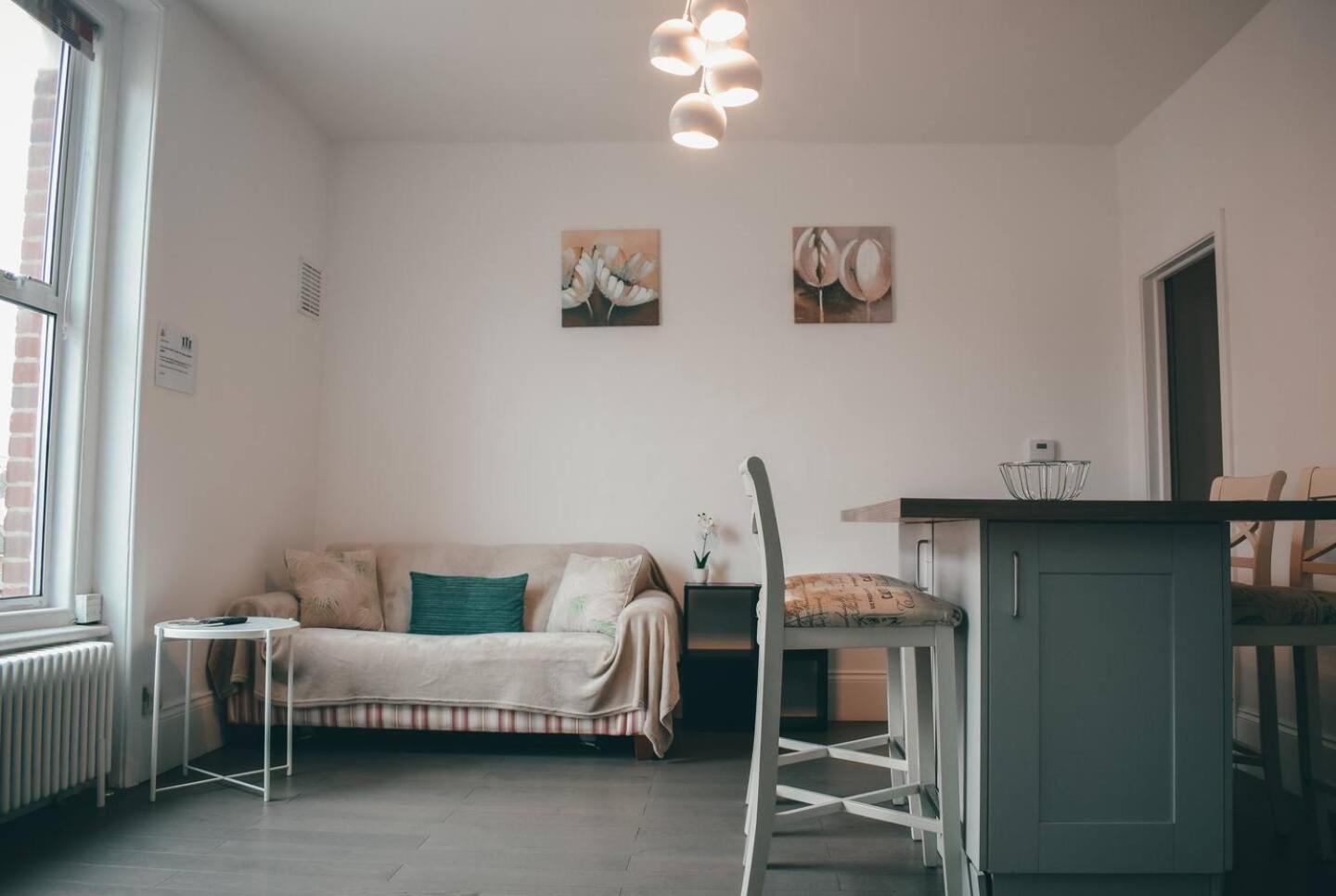 The Twickenham Apartment Near Strawberry Hill Extérieur photo